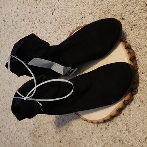 Nicole Miller Black Florence Leather Ankle Boots Sz 7.5 NEW